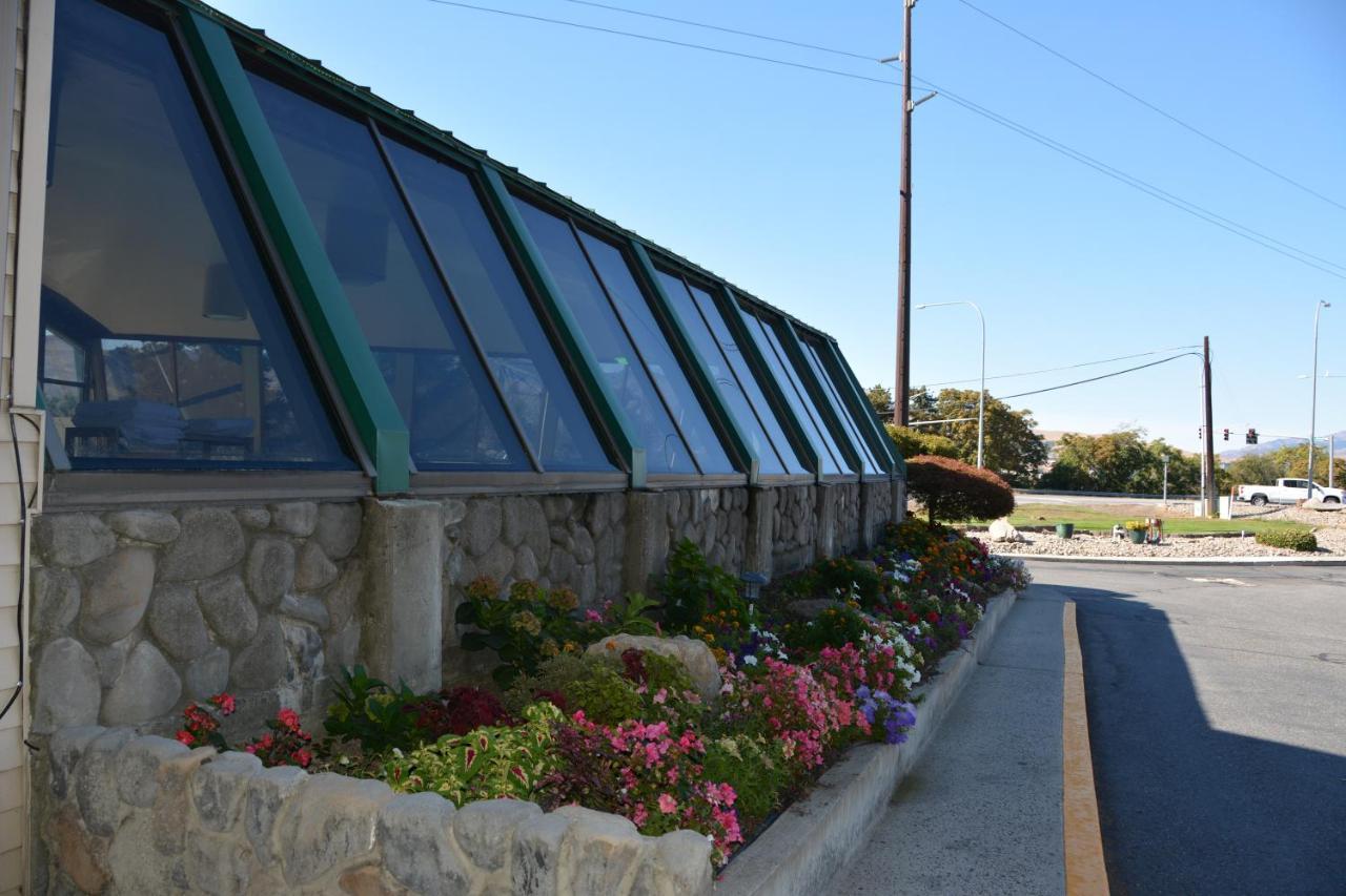 Cedars Inn Wenatchee Exterior foto