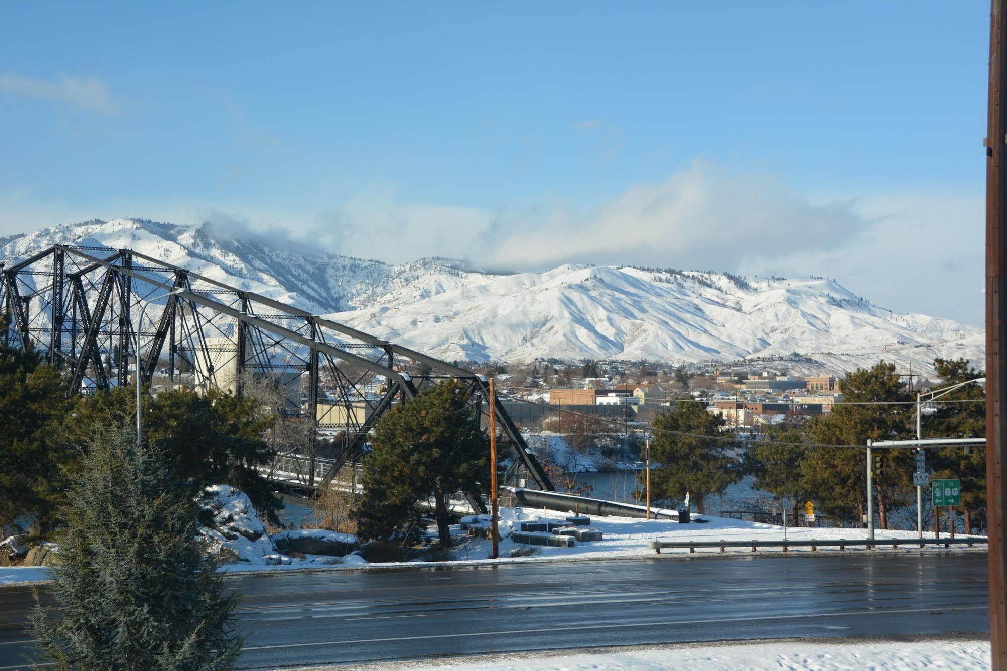 Cedars Inn Wenatchee Exterior foto