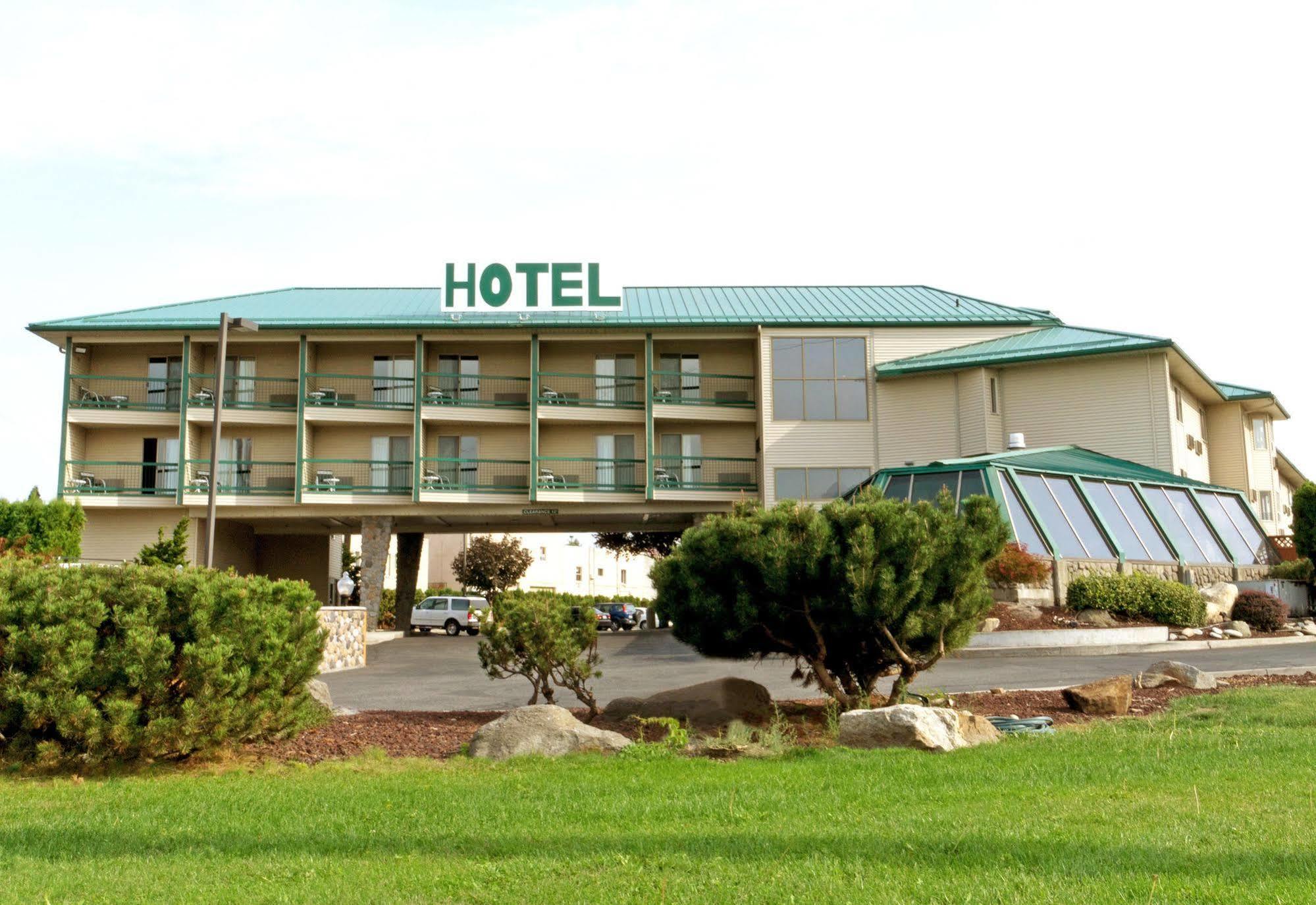Cedars Inn Wenatchee Exterior foto